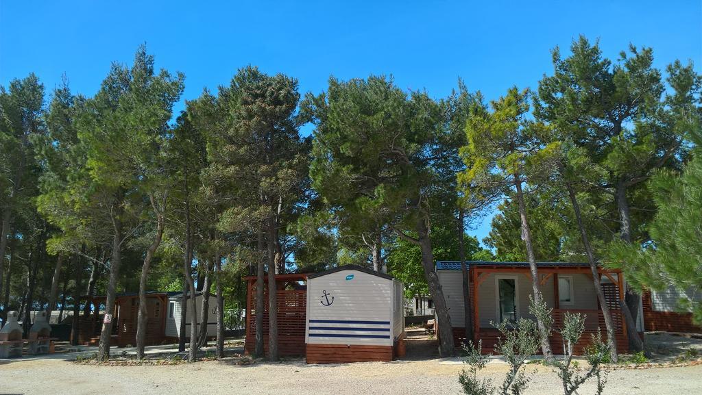 Mobile Home Navis Starigrad Paklenica Bagian luar foto